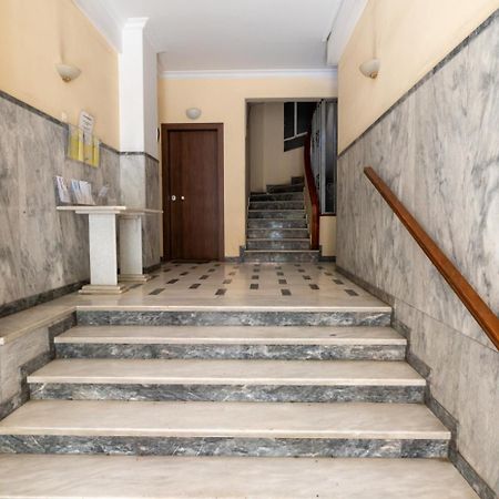 Entire Apt, 2 Bdrm, City Center เอเธนส์ ภายนอก รูปภาพ